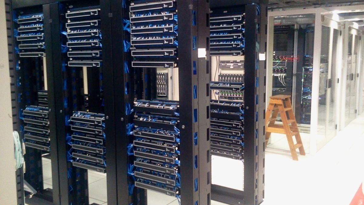 Amazon confirme la perte définitive de données après les frappes iraniennes sur ses data centers